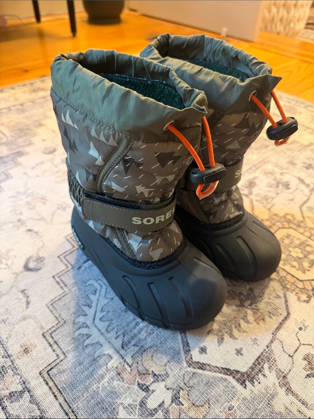Sorel Kids Gray Winter Mittens with Orange Pull Cords